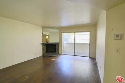20253 Keswick St #205, Winnetka, CA 91306 - Photo 2