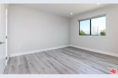 14612 Calvert St #305, Van Nuys, CA 91411 - Photo 6