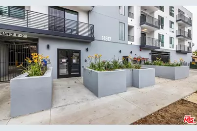 14612 Calvert St #305, Van Nuys, CA 91411 - Photo 2