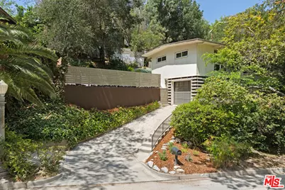 1730 La Loma Rd, Pasadena, CA 91105 - Photo 1