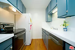 320 S Ardmore Ave, Los Angeles, CA 90020 - Photo 12