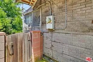 1247 W 49th St, Los Angeles, CA 90037 - Photo 50