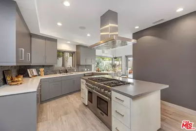 11955 Pinnacle Pl, Beverly Hills, CA 90210 - Photo 24