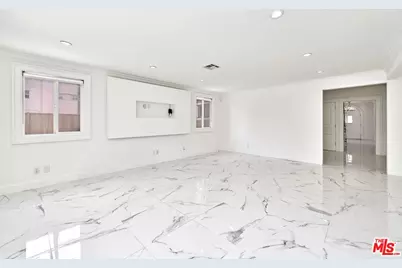 860 S Norton Ave, Los Angeles, CA 90005 - Photo 28