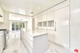 860 S Norton Ave, Los Angeles, CA 90005 - Photo 18