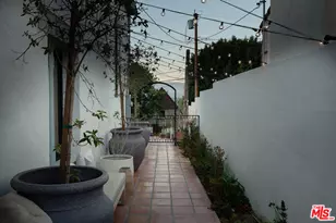 2341 Ronda Vista Dr, Los Angeles, CA 90027 - Photo 34