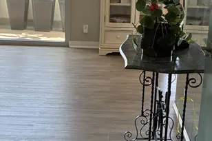 21 Via Marina, Marina del Rey, CA 90292 - Photo 2