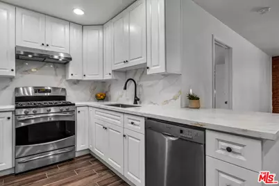 8600 Tuscany Ave #202, Playa del Rey, CA 90293 - Photo 6