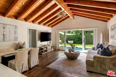 5310 W 82nd St, Los Angeles, CA 90045 - Photo 12