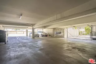 22705 Del Valle St, Woodland Hills, CA 91364 - Photo 24