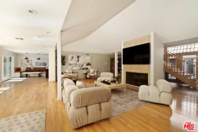 2103 N Hobart Blvd, Los Angeles, CA 90027 - Photo 16