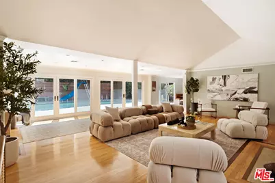 2103 N Hobart Blvd, Los Angeles, CA 90027 - Photo 10