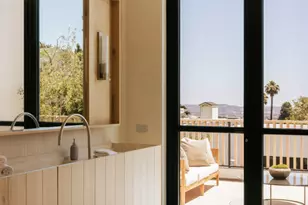 1307 N Doheny Dr, Los Angeles, CA 90069 - Photo 16