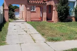 9149 S Halldale Ave, Los Angeles, CA 90047 - Photo 2