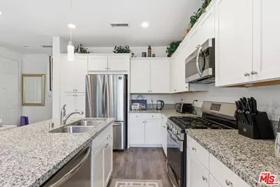 22820 W Olive Way, West Hills, CA 91304 - Photo 6