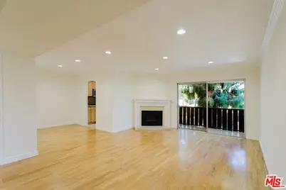 14980 Victory Blvd #201, Van Nuys, CA 91411 - Photo 2