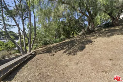 2024 Valentine St, Los Angeles, CA 90026 - Photo 28