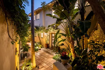 7050 La Presa Dr, Los Angeles, CA 90068 - Photo 18