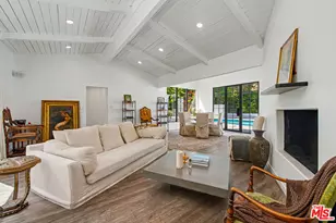 13019 Sky Valley Rd, Los Angeles, CA 90049 - Photo 8