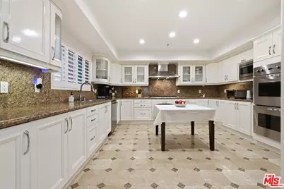 11908 Darlington Ave #203, Los Angeles, CA 90049 - Photo 4