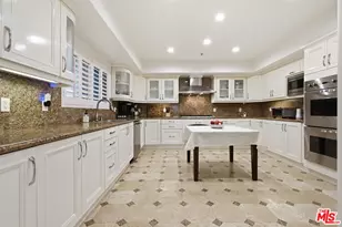 11908 Darlington Ave, Los Angeles, CA 90049 - Photo 4