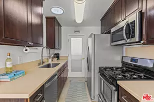 2402 Ocean Park Blvd, Santa Monica, CA 90405 - Photo 8