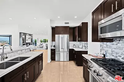 11725 Laurelwood Dr, Studio City, CA 91604 - Photo 8