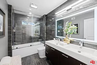 11725 Laurelwood Dr, Studio City, CA 91604 - Photo 20