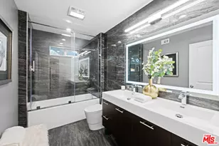 11725 Laurelwood Dr, Studio City, CA 91604 - Photo 20