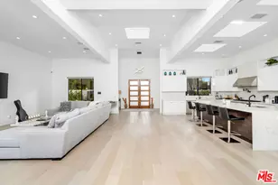 22931 Dolorosa St, Woodland Hills, CA 91367 - Photo 2