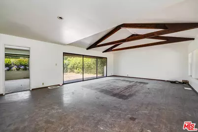 10058 Valley Spring Ln, Toluca Lake, CA 91602 - Photo 8