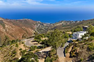 21733 Castlewood Dr, Malibu, CA 90265 - Photo 30