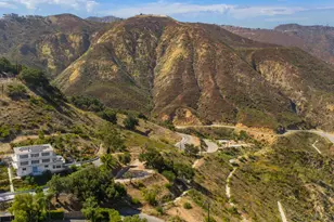 21733 Castlewood Dr, Malibu, CA 90265 - Photo 28
