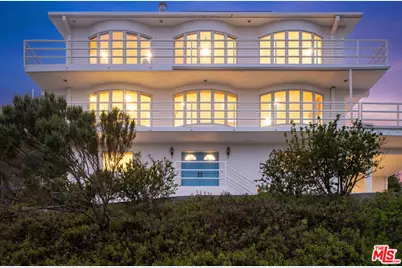 21733 Castlewood Dr, Malibu, CA 90265 - Photo 2