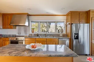 21733 Castlewood Dr, Malibu, CA 90265 - Photo 20