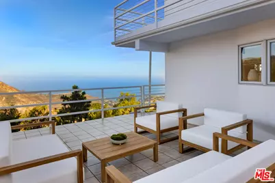 21733 Castlewood Dr, Malibu, CA 90265 - Photo 26
