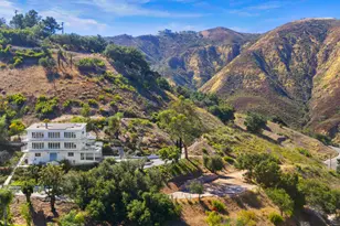 21733 Castlewood Dr, Malibu, CA 90265 - Photo 38