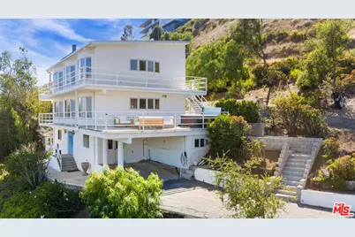 21733 Castlewood Dr, Malibu, CA 90265 - Photo 26