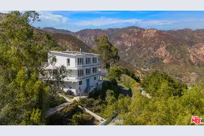 21733 Castlewood Dr, Malibu, CA 90265 - Photo 36