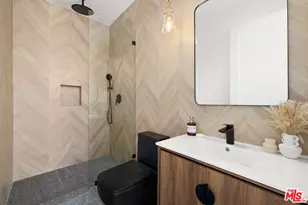 1707 S Stanley Ave, Los Angeles, CA 90019 - Photo 18