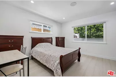 12849 Tiara St, Valley Village, CA 91607 - Photo 30