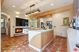 8237 Roxbury Rd, Los Angeles, CA 90069 - Photo 20