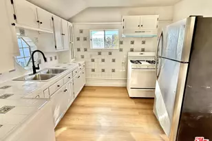 1454 W 28th St, Los Angeles, CA 90007 - Photo 12