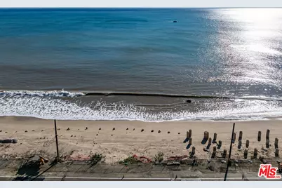 19042 Pacific Coast Hwy, Malibu, CA 90265 - Photo 4