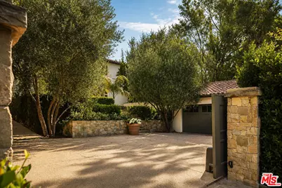 1168 N Doheny Dr, Los Angeles, CA 90069 - Photo 1