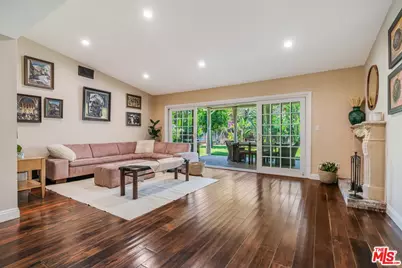 22421 Miranda St, Woodland Hills, CA 91367 - Photo 6