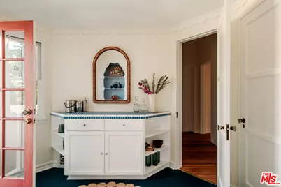2200 S Hobart Blvd, Los Angeles, CA 90018 - Photo 16