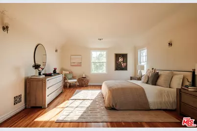 2200 S Hobart Blvd, Los Angeles, CA 90018 - Photo 26
