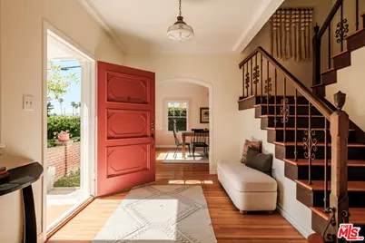 2200 S Hobart Blvd, Los Angeles, CA 90018 - Photo 2