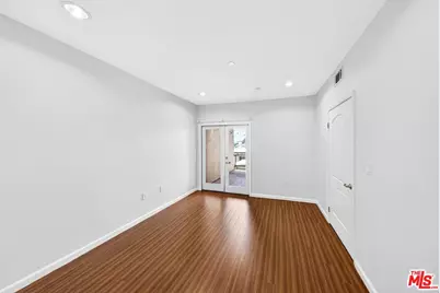 1026 S Oxford Ave #302, Los Angeles, CA 90006 - Photo 12